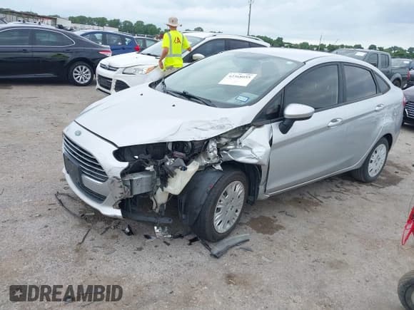 ✅ 2015 Ford Fiesta S • VIN: 3FADP4AJ0FM145594 • Лот: 42368055. Опубликован ранее на IAAI с пробегом 142 169 миль. Бесплатный доступ к архиву аукционных продаж из США и подробный отчёт об истории автомобиля на DreamBid. Изображение 2.