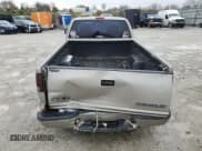 ✅ 1998 Chevrolet S-10 LS • VIN: 1GCCS1941W8238856 • Лот: 81976454. Опубликован ранее на Copart с пробегом 366 969 миль. Бесплатный доступ к архиву аукционных продаж из США и подробный отчёт об истории автомобиля на DreamBid. Изображение 6.