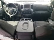 ✅ 2021 Chevrolet Silverado 1500 Custom • VIN: 1GCRYBEK2MZ366355 • Lot: 69865394. Wystawiony na Copart z przebiegiem 59 801 mil. Bezpłatny archiwum sprzedaży aukcyjnych z USA i szczegółowy raport historii pojazdu na DreamBid. Zdjęcie 8.