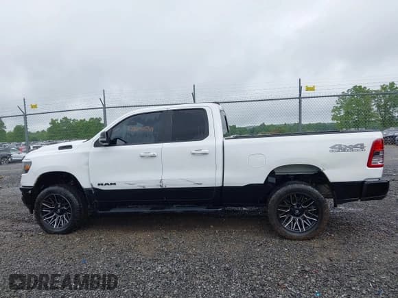 ✅ 2022 Ram 1500 Big Horn • VIN: 1C6SRFBT4NN161302 • Lot: 42290630. Listed on IAAI with 32,805 mi. Free auction sales archive from the USA and detailed vehicle history report at DreamBid. Image 14.