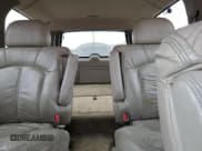 ✅ 2001 Chevrolet Suburban LS • VIN: 1GNFK16T61J317425 • Лот: 43578115. Опубликован ранее на Copart с пробегом 236 539 миль. Бесплатный доступ к архиву аукционных продаж из США и подробный отчёт об истории автомобиля на DreamBid. Изображение 10.