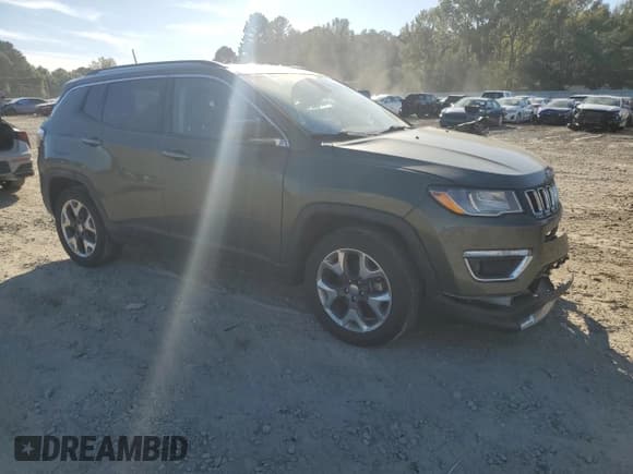 ✅ 2020 Jeep Compass Limited • VIN: 3C4NJDCB7LT119002 • Lot: 89724025. Wystawiony na Copart z przebiegiem 121 920 mil. Bezpłatny archiwum sprzedaży aukcyjnych z USA i szczegółowy raport historii pojazdu na DreamBid. Zdjęcie 4.