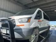 ✅ 2015 Ford Transit XLT • VIN: 1FBZX2ZMXFKB27506 • Lot: 43822972. Wystawiony na IAAI z przebiegiem 133 632 mil. Bezpłatny archiwum sprzedaży aukcyjnych z USA i szczegółowy raport historii pojazdu na DreamBid. Zdjęcie 6.