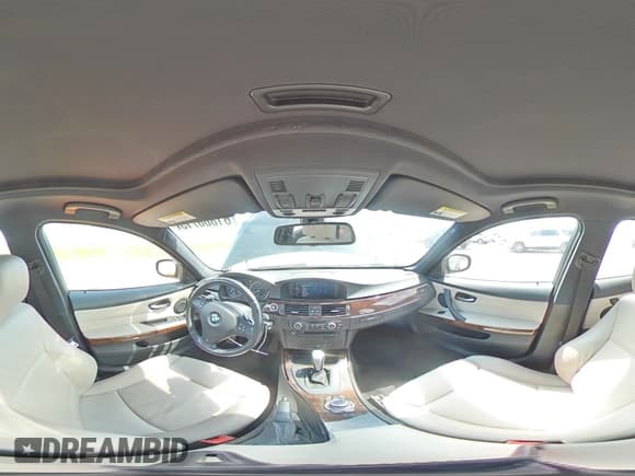 ✅ 2010 BMW 3 Series 335i xDrive • VIN: WBAPL3C57AA407661 • Lot: 61808715. Wystawiony na Copart z przebiegiem 84 531 mil. Bezpłatny archiwum sprzedaży aukcyjnych z USA i szczegółowy raport historii pojazdu na DreamBid. Zdjęcie 14.