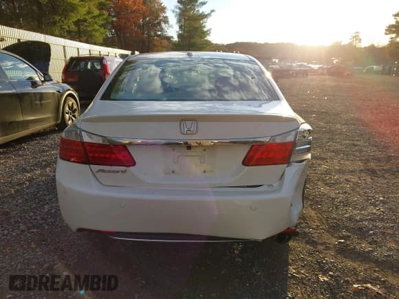 ✅ 2015 Honda Accord EX-L • VIN: 1HGCR2F81FA155382 • Lot: 43604457. Listed on IAAI with 96,419 mi. Free auction sales archive from the USA and detailed vehicle history report at DreamBid. Image 16.