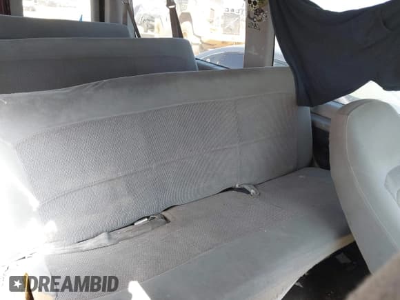 ✅ 2006 Ford Econoline Passenger XL • VIN: 1FBNE31L56HB01034 • Lot: 42118906. Wystawiony na IAAI z przebiegiem 213 621 mil. Bezpłatny archiwum sprzedaży aukcyjnych z USA i szczegółowy raport historii pojazdu na DreamBid. Zdjęcie 8.