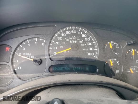 ✅ 2005 Chevrolet Suburban LT • VIN: 3GNEC16Z95G257855 • Лот: 61812335. Опубликован ранее на Copart с пробегом 188 511 миль. Бесплатный доступ к архиву аукционных продаж из США и подробный отчёт об истории автомобиля на DreamBid. Изображение 9.