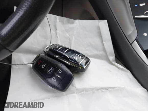 ✅ 2013 Lincoln MKZ • VIN: 3LN6L2G96DR823826 • Lot: 43753343. Wystawiony na IAAI z przebiegiem 201 956 mil. Bezpłatny archiwum sprzedaży aukcyjnych z USA i szczegółowy raport historii pojazdu na DreamBid. Zdjęcie 11.