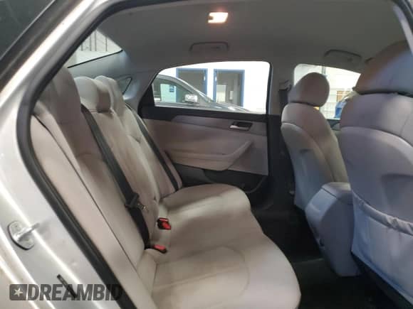 2018 Hyundai Sonata SE с VIN 5NPE24AF5JH611575, выставлен на аукционе Copart как лот 90310695 с пробегом 86 940 миль миль и Списание • Salvage title. История ставок и продаж доступна на DreamBid. Изображение 10.