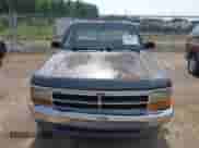 1992 Dodge Dakota z VIN 1B7FL26X0NS508319, wystawiony jako IAAI lot #42468014 z przebiegiem 195 683 mil mil oraz . Historia ofert i sprzedaży dostępna na DreamBid. Obrazek 6.