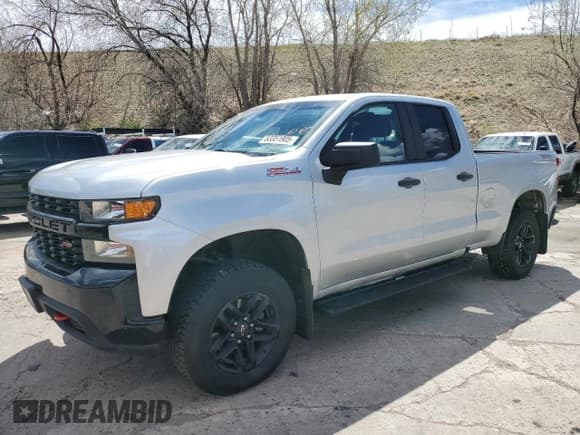 ✅ 2020 Chevrolet Silverado 1500 Custom Trail Boss • VIN: 1GCRYCEF6LZ308062 • Lot: 53351905. Wystawiony na Copart z przebiegiem 121 099 mil. Bezpłatny archiwum sprzedaży aukcyjnych z USA i szczegółowy raport historii pojazdu na DreamBid. Zdjęcie 1.