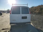 ✅ 2018 Chevrolet Express Passenger LT • VIN: 1GAZGPFGXJ1332144 • Lot: 87666475. Wystawiony na Copart z przebiegiem 141 953 mil. Bezpłatny archiwum sprzedaży aukcyjnych z USA i szczegółowy raport historii pojazdu na DreamBid. Zdjęcie 6.