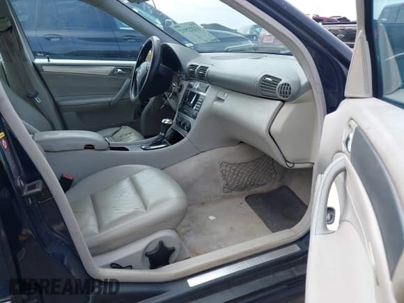 ✅ 2005 Mercedes-Benz C 230 Kompressor • VIN: WDBRF40J75F725331 • Lot: 43222912. Wystawiony na IAAI z przebiegiem 245 268 mil. Bezpłatny archiwum sprzedaży aukcyjnych z USA i szczegółowy raport historii pojazdu na DreamBid. Zdjęcie 5.