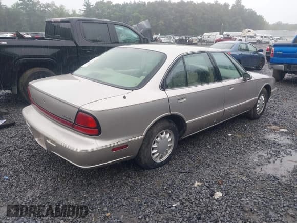 ✅ 1996 Oldsmobile 88 1SA • VIN: 1G3HN52K5T4820832 • Lot: 42512805. Wystawiony na IAAI z przebiegiem 100 692 mil. Bezpłatny archiwum sprzedaży aukcyjnych z USA i szczegółowy raport historii pojazdu na DreamBid. Zdjęcie 4.