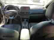 2021 Hyundai Kona Ultimate с VIN KM8K5CA56MU748459, выставлен на аукционе Copart как лот 47801243 с пробегом 53 644 миль миль и . История ставок и продаж доступна на DreamBid. Изображение 8.