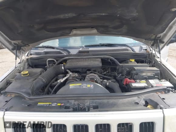 ✅ 2006 Jeep Commander • VIN: 1J8HG48K16C194985 • Lot: 42889107. Wystawiony na IAAI z przebiegiem 168 386 mil. Bezpłatny archiwum sprzedaży aukcyjnych z USA i szczegółowy raport historii pojazdu na DreamBid. Zdjęcie 10.