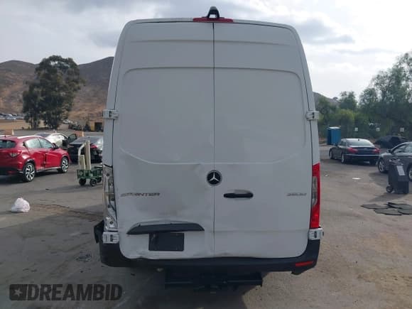 ✅ 2020 Mercedes-Benz Sprinter Cargo • VIN: W1W4ECHY0LT043775 • Lot: 41113368. Listed on IAAI with 103,935 mi. Free auction sales archive from the USA and detailed vehicle history report at DreamBid. Image 16.