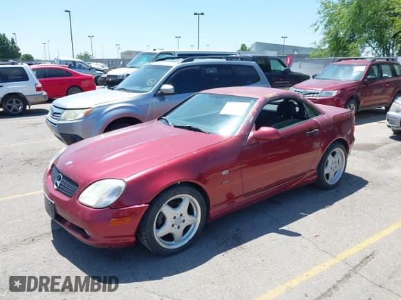✅ 1999 Mercedes-Benz SLK 230/320 • VIN: WDBKK47F0XF119354 • Lot: 42489869. Wystawiony na IAAI z przebiegiem 115 201 mil. Bezpłatny archiwum sprzedaży aukcyjnych z USA i szczegółowy raport historii pojazdu na DreamBid. Zdjęcie 2.