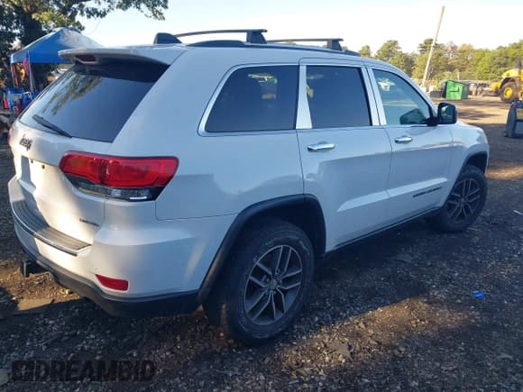 ✅ 2017 Jeep Grand Cherokee Limited • VIN: 1C4RJFBG9HC608515 • Lot: 43014007. Listed on IAAI with 119,749 mi. Free auction sales archive from the USA and detailed vehicle history report at DreamBid. Image 4.