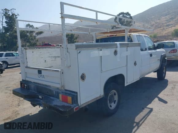 ✅ 2004 Chevrolet Silverado 2500HD • VIN: 1GBHC29U04E315695 • Лот: 42651705. Опубликован ранее на IAAI с пробегом 423 864 миль. Бесплатный доступ к архиву аукционных продаж из США и подробный отчёт об истории автомобиля на DreamBid. Изображение 4.