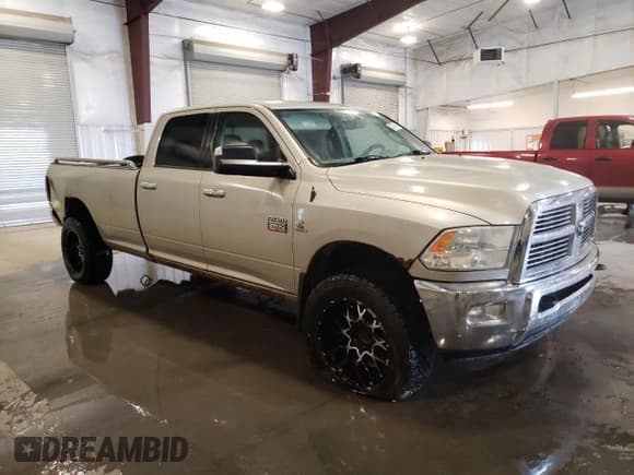 ✅ 2010 Dodge 2500 SLT • VIN: 3D7UT2CL6AG119474 • Lot: 72071415. Wystawiony na Copart z przebiegiem 255 157 mil. Bezpłatny archiwum sprzedaży aukcyjnych z USA i szczegółowy raport historii pojazdu na DreamBid. Zdjęcie 4.