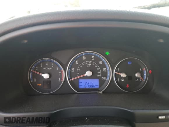 ✅ 2008 Hyundai Santa Fe SE • VIN: 5NMSH13E58H171191 • Lot: 77784684. Listed on Copart with 161,886 mi. Free auction sales archive from the USA and detailed vehicle history report at DreamBid. Image 9.