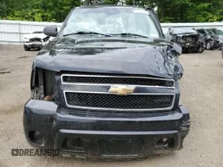 ✅ 2007 Chevrolet Suburban LTZ • VIN: 3GNFK16317G106692 • Lot: 61636134. Wystawiony na Copart z przebiegiem Nie podano. Bezpłatny archiwum sprzedaży aukcyjnych z USA i szczegółowy raport historii pojazdu na DreamBid. Zdjęcie 5.
