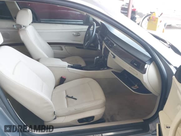 ✅ 2013 BMW 3 Series 328i • VIN: WBAKE5C50DJ106928 • Лот: 42406244. Опубликован ранее на IAAI с пробегом 117 503 миль. Бесплатный доступ к архиву аукционных продаж из США и подробный отчёт об истории автомобиля на DreamBid. Изображение 5.