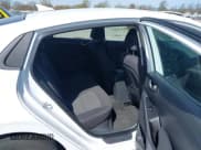 ✅ 2019 Hyundai Ioniq Blue • VIN: KMHC65LCXKU166533 • Lot: 42090460. Wystawiony na IAAI z przebiegiem 109 703 mil. Bezpłatny archiwum sprzedaży aukcyjnych z USA i szczegółowy raport historii pojazdu na DreamBid. Zdjęcie 8.