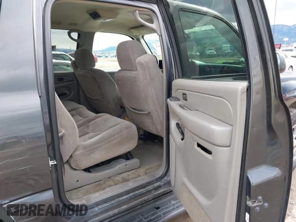 ✅ 2004 Chevrolet Suburban LT • VIN: 3GNEC16T84G317408 • Лот: 41758444. Опубликован ранее на IAAI с пробегом 296 784 миль. Бесплатный доступ к архиву аукционных продаж из США и подробный отчёт об истории автомобиля на DreamBid. Изображение 8.