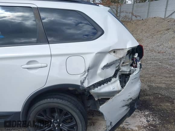 2018 Mitsubishi Outlander ES с VIN JA4AZ3A36JZ049294, выставлен на аукционе IAAI как лот 41893220 с пробегом 56 241 миль миль и . История ставок и продаж доступна на DreamBid. Изображение 12.