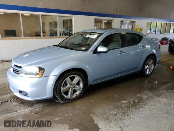 ✅ 2013 Dodge Avenger SXT • VIN: 1C3CDZCG4DN772870 • Lot: 70629174. Wystawiony na Copart z przebiegiem 171 267 mil. Bezpłatny archiwum sprzedaży aukcyjnych z USA i szczegółowy raport historii pojazdu na DreamBid. Zdjęcie 1.
