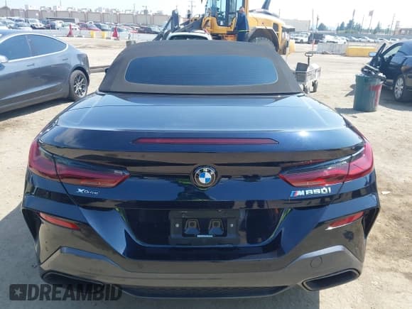 ✅ 2023 BMW 8 Series M850i xDrive • VIN: WBAFY4C07PCK10123 • Lot: 42160590. Listed on IAAI with 18,801 mi. Free auction sales archive from the USA and detailed vehicle history report at DreamBid. Image 17.
