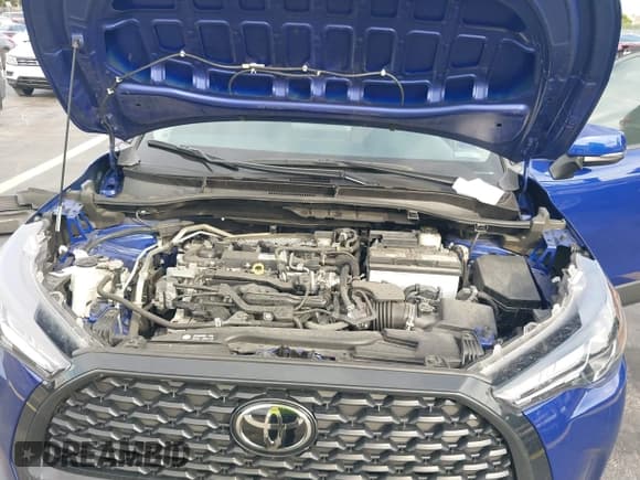 ✅ 2022 Toyota Corolla Cross LE • VIN: 7MUCAAAG9NV009110 • Lot: 43637345. Wystawiony na IAAI z przebiegiem 32 257 mil. Bezpłatny archiwum sprzedaży aukcyjnych z USA i szczegółowy raport historii pojazdu na DreamBid. Zdjęcie 10.