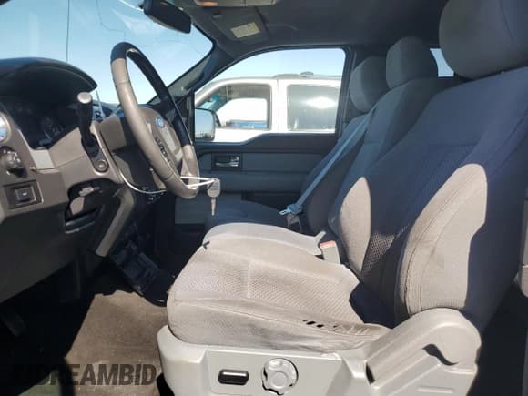 ✅ 2014 Ford F-150 XL • VIN: 1FTFX1CF7EKE24900 • Lot: 80566195. Listed on Copart with 235,082 mi. Free auction sales archive from the USA and detailed vehicle history report at DreamBid. Image 7.