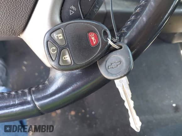 2010 Chevrolet Silverado 1500 LT with VIN 1GCSKSE39AZ106462, listed as a IAAI auction lot 43202752 with 181,554 mi miles and . Bid and sale history available at DreamBid. Image 11.