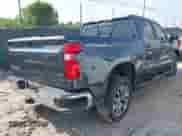 2022 Chevrolet Silverado 1500 LT z VIN 1GCPWCED8NZ104295, wystawiony jako IAAI lot #42053778 z przebiegiem 65 737 mil mil oraz . Historia ofert i sprzedaży dostępna na DreamBid. Obrazek 4.