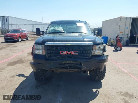 ✅ 2012 GMC Sierra 2500HD SLT • VIN: 1GT121E83CF112456 • Лот: 42190350. Опубликован ранее на IAAI с пробегом 210 617 миль. Бесплатный доступ к архиву аукционных продаж из США и подробный отчёт об истории автомобиля на DreamBid. Изображение 12.