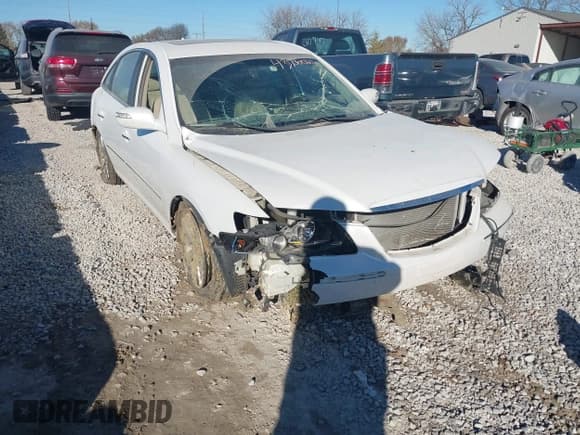 ✅ 2009 Hyundai Azera Limited • VIN: KMHFC46F19A343200 • Lot: 43706026. Listed on IAAI with 170,079 mi. Free auction sales archive from the USA and detailed vehicle history report at DreamBid. Image 6.