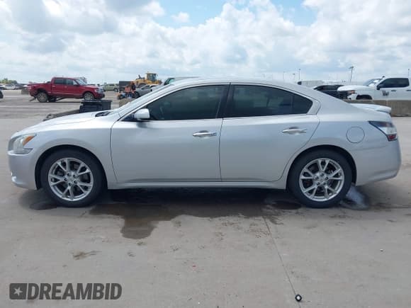✅ 2014 Nissan Maxima SV • VIN: 1N4AA5AP4EC447078 • Lot: 42584744. Wystawiony na IAAI z przebiegiem 92 213 mil. Bezpłatny archiwum sprzedaży aukcyjnych z USA i szczegółowy raport historii pojazdu na DreamBid. Zdjęcie 14.