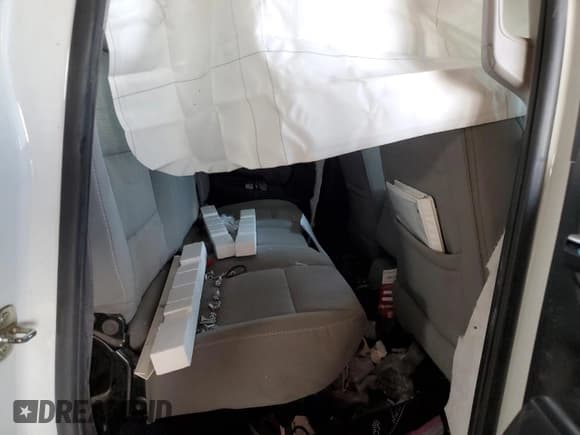 ✅ 2019 Chevrolet Silverado 1500 Work Truck • VIN: 2GCRCNEC4K1199348 • Lot: 86097445. Wystawiony na Copart z przebiegiem Nie podano. Bezpłatny archiwum sprzedaży aukcyjnych z USA i szczegółowy raport historii pojazdu na DreamBid. Zdjęcie 10.