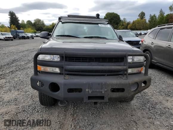 2005 Chevrolet Suburban LS with VIN 3GNFK16Z75G256551, listed as a Copart auction lot 76172014 with 229,260 mi miles and Salvage title. Bid and sale history available at DreamBid. Image 5.