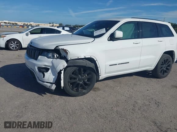 ✅ 2017 Jeep Grand Cherokee 75th Anniversary • VIN: 1C4RJEAG2HC823049 • Lot: 41178561. Listed on IAAI with 117,157 mi. Free auction sales archive from the USA and detailed vehicle history report at DreamBid. Image 6.