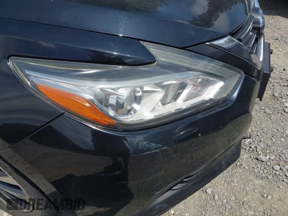 ✅ 2017 Nissan Altima SR • VIN: 1N4AL3AP8HC223511 • Lot: 42815467. Listed on IAAI with 180,064 mi. Free auction sales archive from the USA and detailed vehicle history report at DreamBid. Image 6.