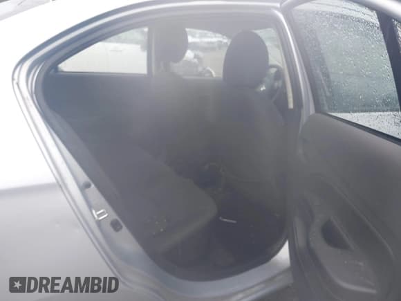 ✅ 2017 Mitsubishi Mirage ES • VIN: ML32F3FJXHHF11212 • Lot: 43005731. Wystawiony na IAAI z przebiegiem 50 068 mil. Bezpłatny archiwum sprzedaży aukcyjnych z USA i szczegółowy raport historii pojazdu na DreamBid. Zdjęcie 8.