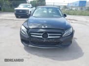 ✅ 2015 Mercedes-Benz C 300 Luxury • VIN: 55SWF4KB5FU005072 • Lot: 43271086. Wystawiony na IAAI z przebiegiem 145 119 mil. Bezpłatny archiwum sprzedaży aukcyjnych z USA i szczegółowy raport historii pojazdu na DreamBid. Zdjęcie 11.