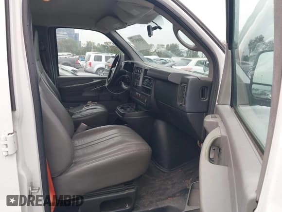 ✅ 2013 Chevrolet Express Cargo • VIN: 1GCWGFCB4D1902656 • Lot: 43383179. Listed on IAAI with 131,146 mi. Free auction sales archive from the USA and detailed vehicle history report at DreamBid. Image 5.