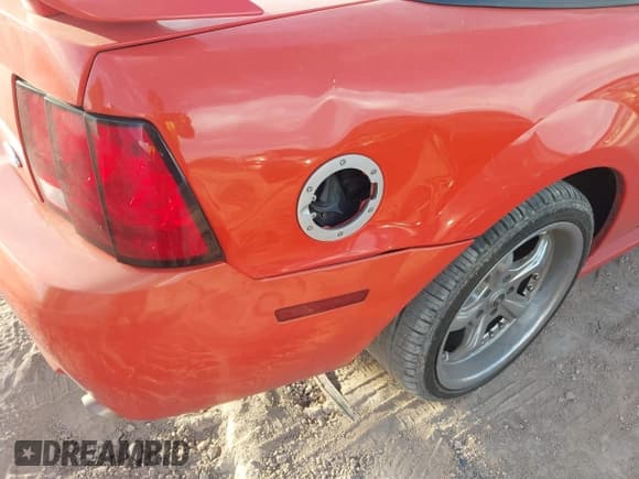 ✅ 2004 Ford Mustang GT Deluxe • VIN: 1FAFP45X24F224365 • Лот: 43702290. Опубликован ранее на IAAI с пробегом 113 843 миль. Бесплатный доступ к архиву аукционных продаж из США и подробный отчёт об истории автомобиля на DreamBid. Изображение 13.