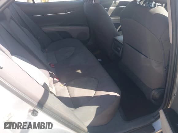 ✅ 2020 Toyota Camry LE • VIN: 4T1C11AK1LU961795 • Lot: 43360554. Wystawiony na IAAI z przebiegiem 145 227 mil. Bezpłatny archiwum sprzedaży aukcyjnych z USA i szczegółowy raport historii pojazdu na DreamBid. Zdjęcie 8.