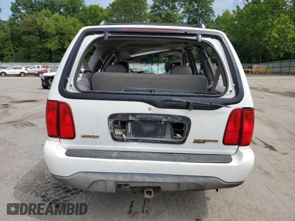 ✅ 2002 Lincoln Navigator • VIN: 5LMEU27R82LJ04188 • Лот: 66184655. Опубликован ранее на Copart с пробегом Не указан. Бесплатный доступ к архиву аукционных продаж из США и подробный отчёт об истории автомобиля на DreamBid. Изображение 6.